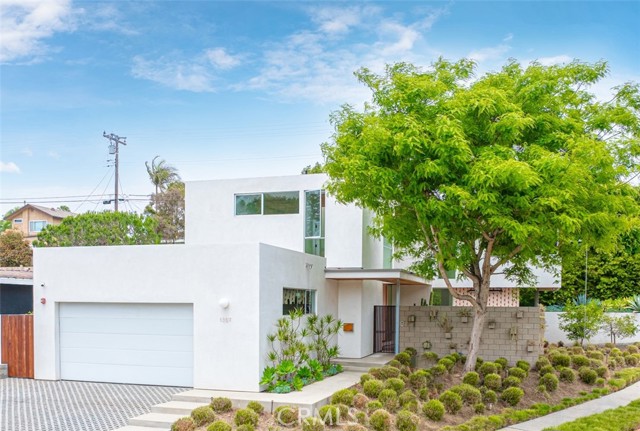 1357 Voorhees Avenue, Manhattan Beach CA: https://media.crmls.org/medias/998d3a02-b425-4b11-89d6-e770989c00d2.jpg
