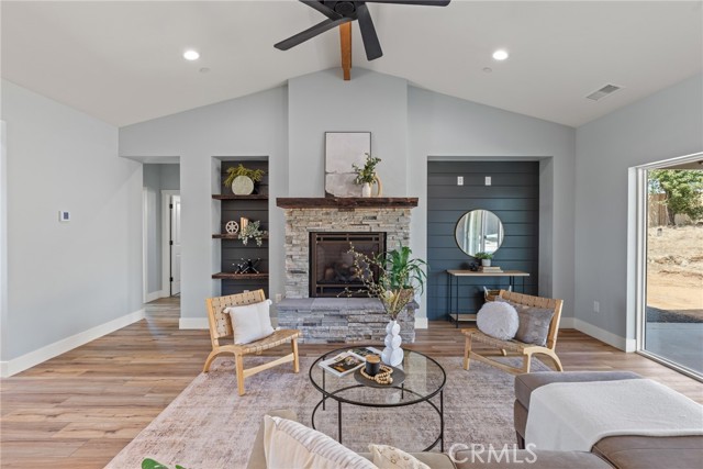 Detail Gallery Image 5 of 26 For 574 Hillcrest Dr, Paradise,  CA 95969 - 3 Beds | 2 Baths