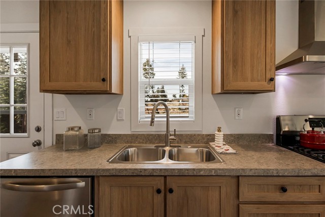 Detail Gallery Image 14 of 54 For 1562 Hemlock Ln, Paradise,  CA 95969 - 2 Beds | 2 Baths