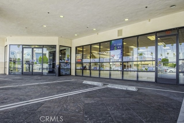 991 S Vermont Avenue, Los Angeles, California 90006, ,Commercial Lease,For Rent,991 S Vermont Avenue,CRPW24094691