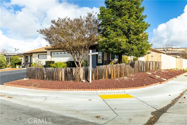 Detail Gallery Image 2 of 27 For 1842 Ponderosa, Paso Robles,  CA 93446 - 2 Beds | 2 Baths