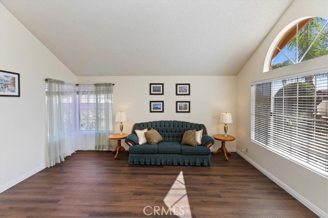 Detail Gallery Image 14 of 56 For 2450 via Pacifica, Corona,  CA 92882 - 4 Beds | 3 Baths