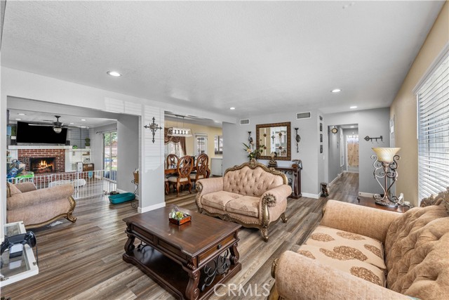 Detail Gallery Image 10 of 31 For 45029 16th St, Lancaster,  CA 93534 - 3 Beds | 2 Baths