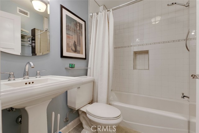 Image 27 of 57 For 3760 Dover Street