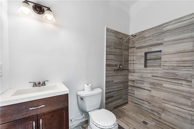 Detail Gallery Image 7 of 22 For 5651 Radford, Valley Village,  CA 91607 - 3 Beds | 2 Baths