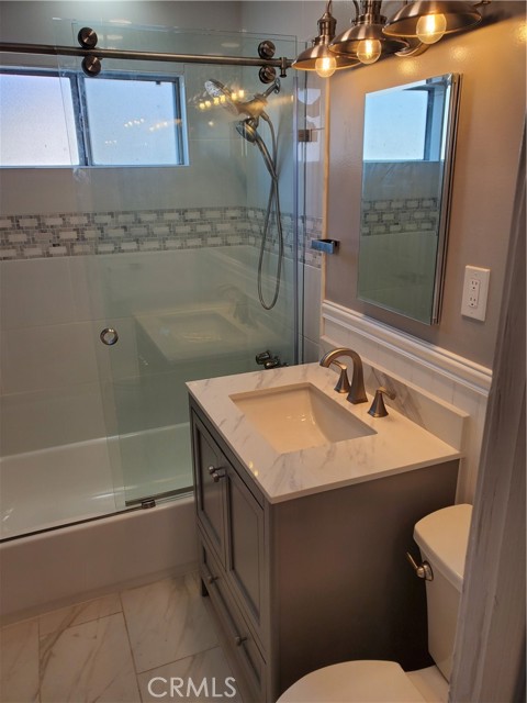 Detail Gallery Image 5 of 7 For 4737 W 160th St, Lawndale,  CA 90260 - 3 Beds | 1 Baths