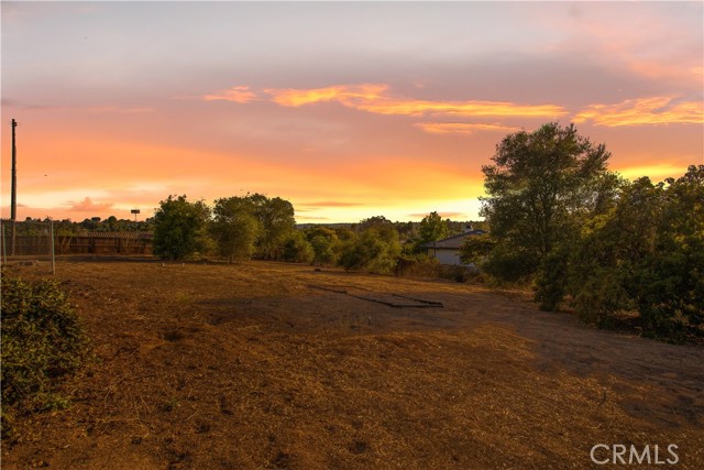 711 Tumble Creek Lane, Fallbrook CA: https://media.crmls.org/medias/99910286-42a8-4e11-a74b-a140efc3561c.jpg