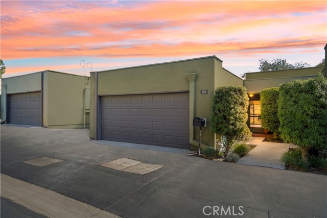 Detail Gallery Image 1 of 45 For 859 Temple Ter, Los Angeles,  CA 90042 - 2 Beds | 2/1 Baths