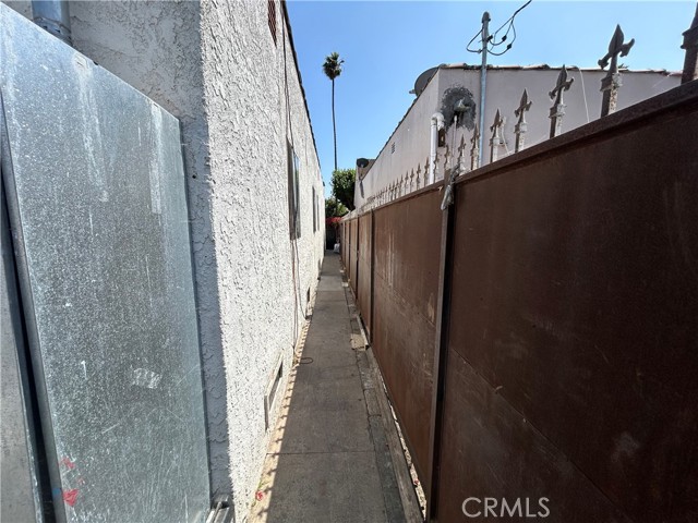 Detail Gallery Image 24 of 27 For 441 W 69th St, Los Angeles,  CA 90003 - – Beds | – Baths