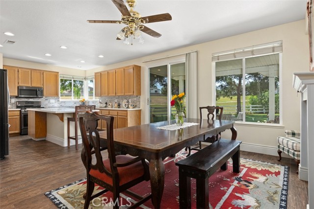 Detail Gallery Image 16 of 41 For 22455 Grand Ave, Wildomar,  CA 92595 - 3 Beds | 2 Baths