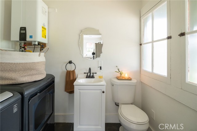 Detail Gallery Image 28 of 52 For 202 E Kendall St, Corona,  CA 92879 - 4 Beds | 2/1 Baths