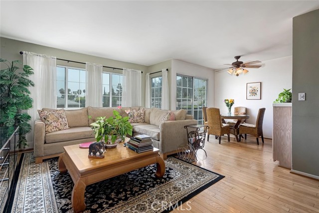 Detail Gallery Image 11 of 22 For 4140 Warner #205,  Burbank,  CA 91505 - 1 Beds | 1 Baths