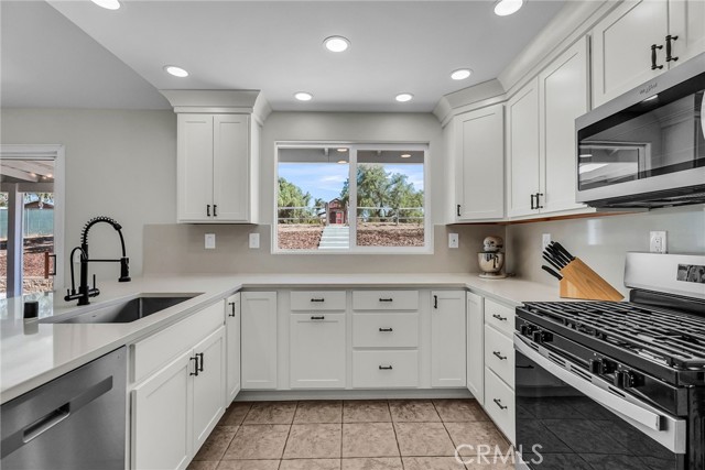 18150 Granite Avenue, Riverside CA: https://media.crmls.org/medias/9994e9d4-4068-4f23-ad6b-eeda56ecafed.jpg