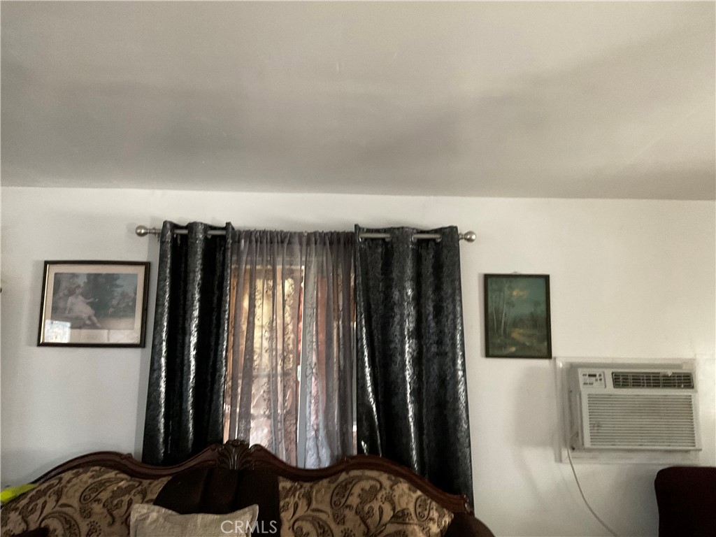 https://media.crmls.org/medias/99957cf9-3097-4633-87fe-bb4df8fa3de8.jpg?preset=X-Large