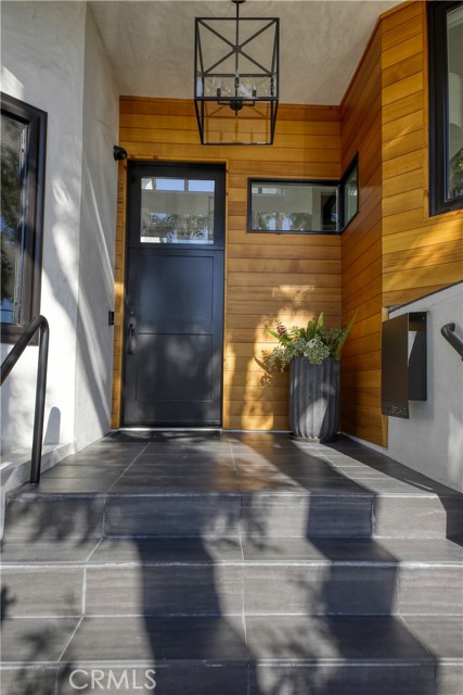 2910 3rd Avenue, Corona del Mar CA: https://media.crmls.org/medias/99958f12-0c8d-4da1-8185-691a511d903f.jpg