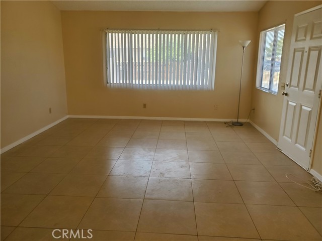 Detail Gallery Image 3 of 4 For 25065 Wendy Wy, Moreno Valley,  CA 92551 - 2 Beds | 2 Baths