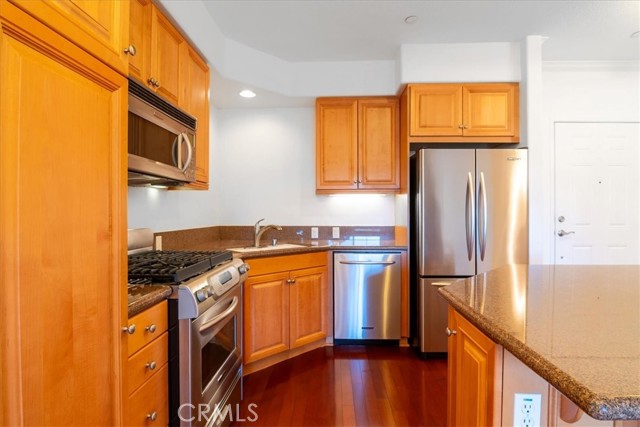 Detail Gallery Image 5 of 41 For 21345 Hawthorne #217,  Torrance,  CA 90503 - 1 Beds | 1 Baths