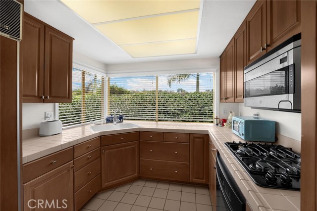 1730 Rolling Hills Drive, Fullerton CA: https://media.crmls.org/medias/99974cfb-52f7-42ce-b865-47e6f430e8b9.jpg