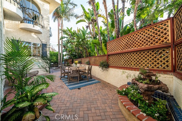 1119 9th Street, Hermosa Beach, California 90254, 5 Bedrooms Bedrooms, ,2 BathroomsBathrooms,Residential,Sold,9th,SB22164330