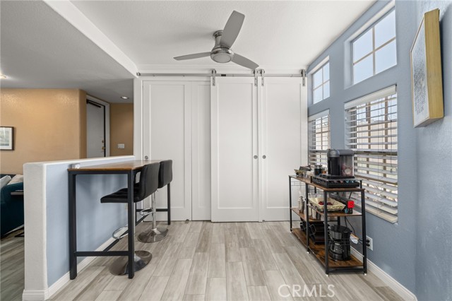 383 Park Avenue, Long Beach CA: https://media.crmls.org/medias/999914b0-d3ba-4012-ad3a-b78538c5f0d9.jpg