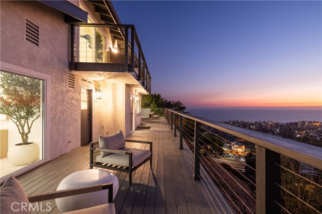 303 E Avenida Cordoba, San Clemente CA: https://media.crmls.org/medias/99991db9-afbe-472a-bb22-7185b738dabb.jpg