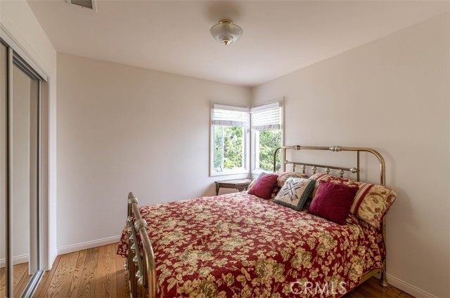 931 5th Street, Hermosa Beach, California 90254, 6 Bedrooms Bedrooms, ,2 BathroomsBathrooms,Residential,Sold,5th,SB22187324