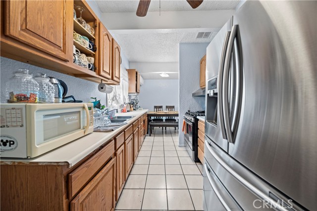 Detail Gallery Image 14 of 37 For 1257 Colony Dr, Pomona,  CA 91766 - 3 Beds | 1 Baths