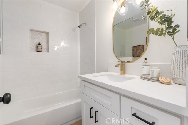 999a3875 1ca8 4650 8897 4c4e46ab2746