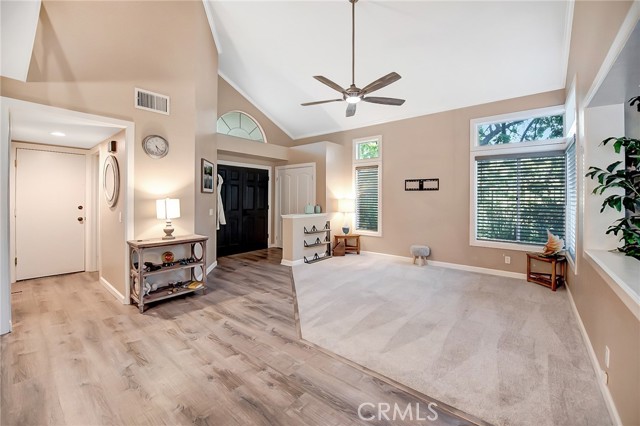 Detail Gallery Image 6 of 56 For 10 Valley Crest Rd, Simi Valley,  CA 93065 - 3 Beds | 2/1 Baths