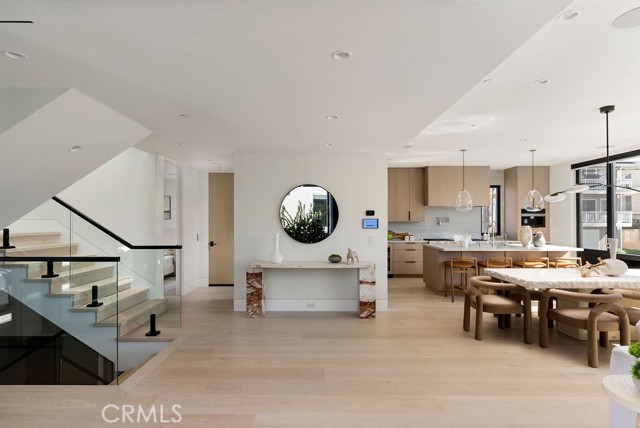 Detail Gallery Image 4 of 21 For 2501 Seaview Ave, Corona Del Mar,  CA 92625 - 4 Beds | 4/1 Baths