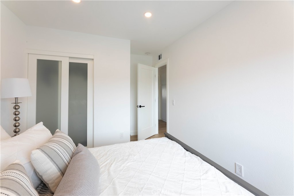 MLS #OC25270007 image #15