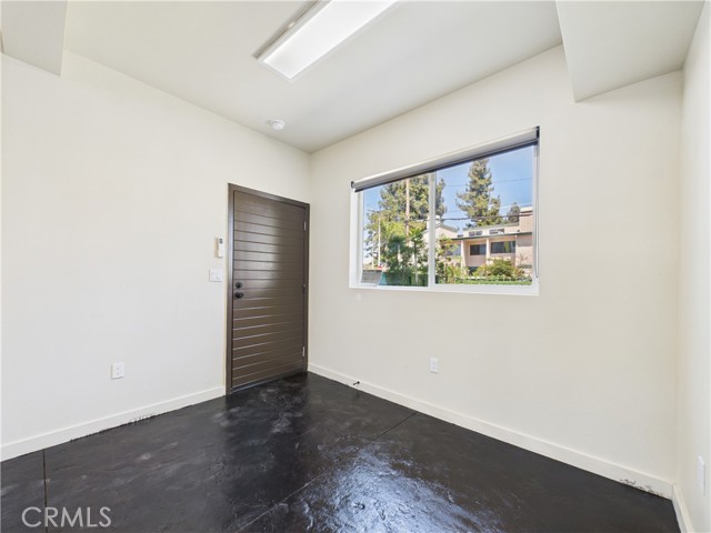 8457 Langdon, North Hills CA: https://media.crmls.org/medias/999b7c6f-2732-4c91-b967-aaf996aaa2d8.jpg
