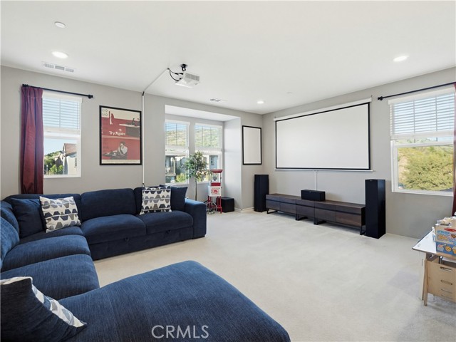 Detail Gallery Image 15 of 46 For 20818 Red Sky Ct, Saugus,  CA 91350 - 4 Beds | 4 Baths