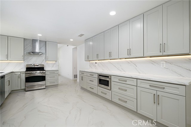 22822 Via Octavo, Mission Viejo CA: https://media.crmls.org/medias/999bb961-91b5-4dd2-9d4a-bc834a8941ca.jpg