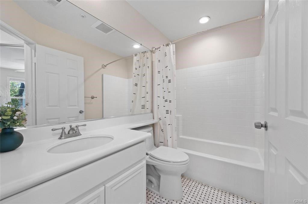 Detail Gallery Image 40 of 46 For 2 Plumeria Ln #127,  Aliso Viejo,  CA 92656 - 3 Beds | 2/1 Baths