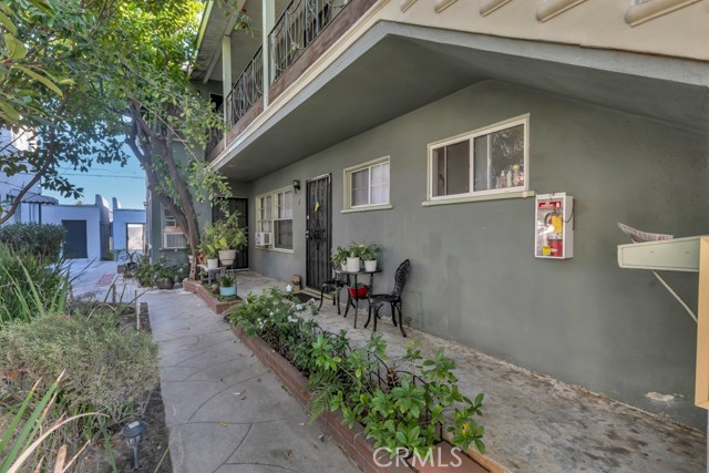 Detail Gallery Image 6 of 58 For 6308 Coldwater Canyon, North Hollywood,  CA 91606 - – Beds | – Baths