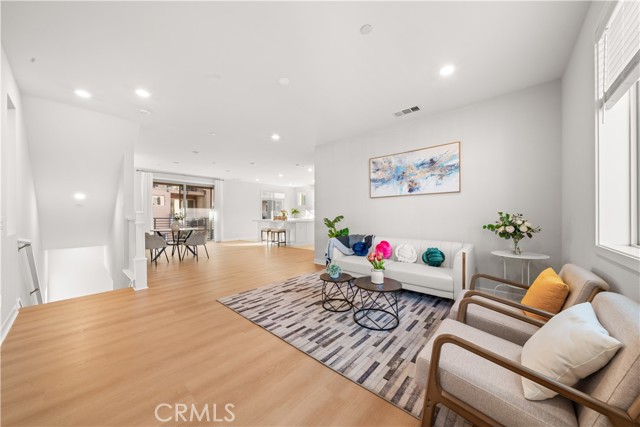 Detail Gallery Image 11 of 34 For 602 Catalonia, Lake Forest,  CA 92630 - 4 Beds | 4 Baths