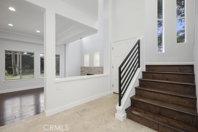 Detail Gallery Image 3 of 40 For 1702 N Meadows Ave, Manhattan Beach,  CA 90266 - 3 Beds | 2/1 Baths