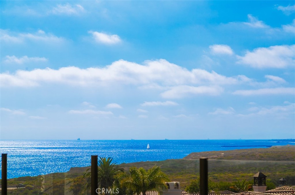 https://media.crmls.org/medias/999e8c7d-8bf6-40da-a94c-e41b37a2e35d.jpg?preset=X-Large