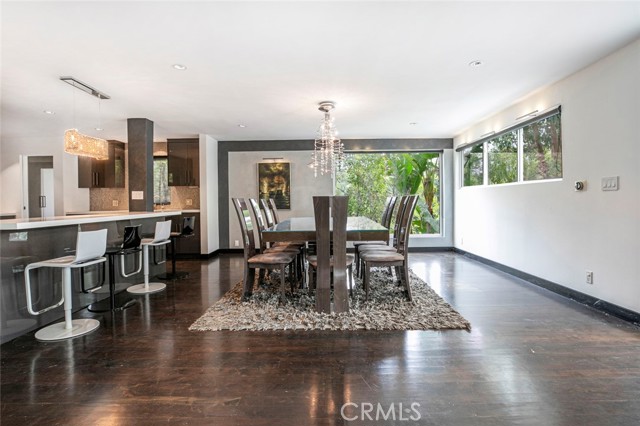 22619 Holanda Road, Woodland Hills CA: https://media.crmls.org/medias/999ec5b5-ac9e-48b6-ab43-3dcdf31b20bb.jpg