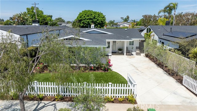 270 Cecil Place, Costa Mesa CA: https://media.crmls.org/medias/999f3bca-ccd4-4477-93aa-95fcb4ca1315.jpg