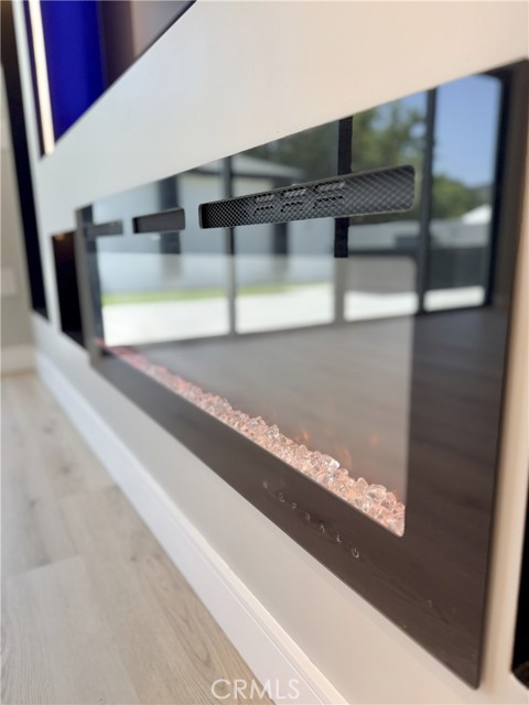 20522 Sherman Way, Winnetka CA: https://media.crmls.org/medias/999f4f9a-97db-47a6-ad39-0c4d7a1d4fbb.jpg