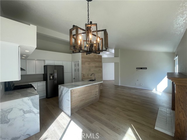 Detail Gallery Image 8 of 31 For 39312 Dunbar St a,  Palmdale,  CA 93551 - 3 Beds | 2 Baths