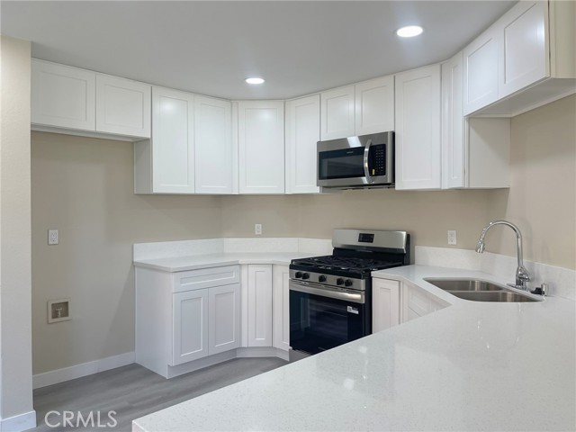 Detail Gallery Image 7 of 26 For 1768 Mesa Dr, Lancaster,  CA 93535 - 4 Beds | 3 Baths