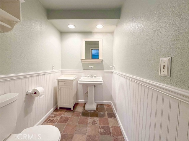 623 Lakeview Lane, Costa Mesa CA: https://media.crmls.org/medias/99a1b2de-6eae-4478-a69c-de09d89611cb.jpg