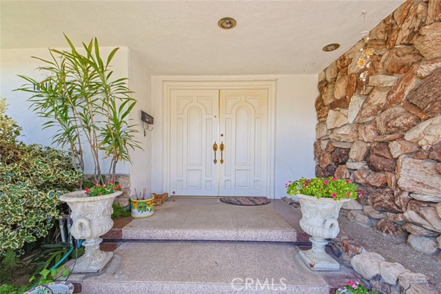 Detail Gallery Image 5 of 75 For 1801 Greenbriar Rd, Glendale,  CA 91207 - 3 Beds | 3 Baths