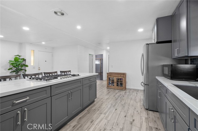 Detail Gallery Image 8 of 20 For 206 S Sullivan St #36,  Santa Ana,  CA 92704 - 3 Beds | 2 Baths