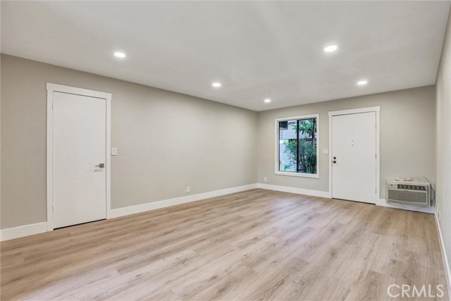 Detail Gallery Image 4 of 27 For 93 Streamwood, Irvine,  CA 92620 - 2 Beds | 1 Baths