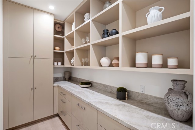 10840 Queensland, Los Angeles CA: https://media.crmls.org/medias/99a32d95-b804-44a0-9896-24e37dc0c3e0.jpg