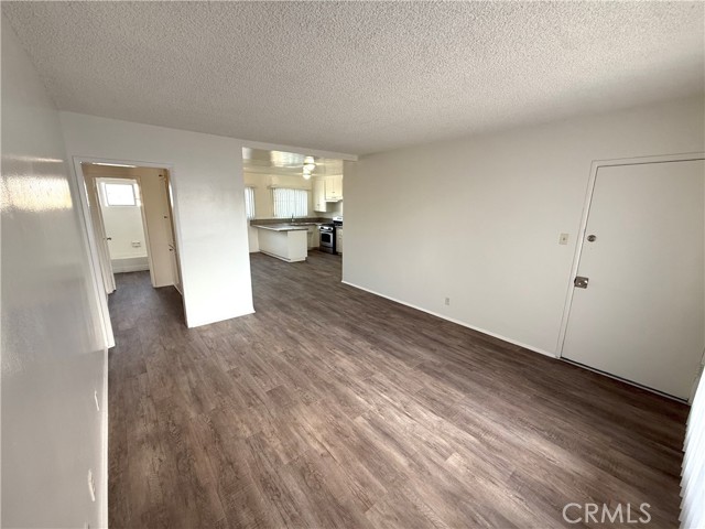 Detail Gallery Image 2 of 13 For 1036 W 95th St #5,  Los Angeles,  CA 90044 - 2 Beds | 1 Baths